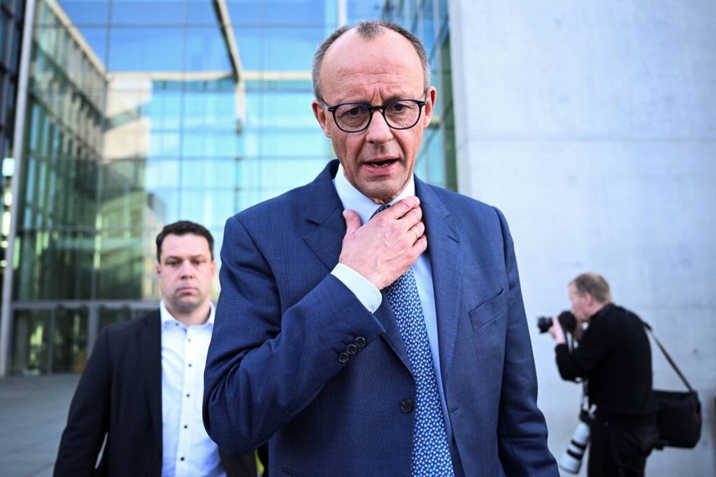 ميرتس: ألمانيا منفتحة على المحادثات الأوروبية بشأن الدرع النووي