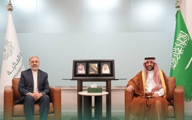 المملكة وإيران تبحثان الموضوعات المالية والاقتصادية ذات الاهتمام المشترك