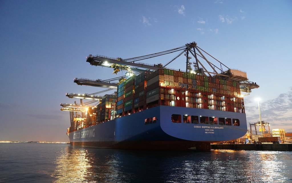 "موانئ" تضيف خدمة الشحن "FRS1" إلى ميناء جدة لتعزيز الربط الإقليمي والدولي