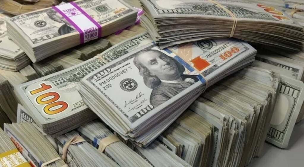 استقرار الدولار وهبوط اليورو مع ترقب الرسوم الجمركية