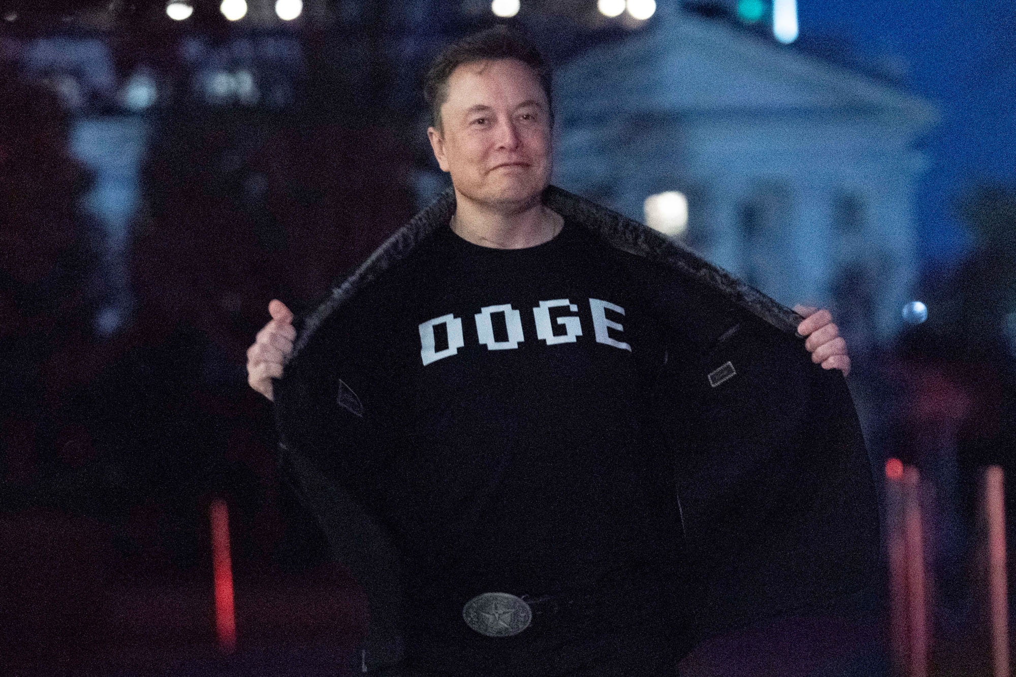 Top broadband official exits Commerce Department with sharp Musk warning
