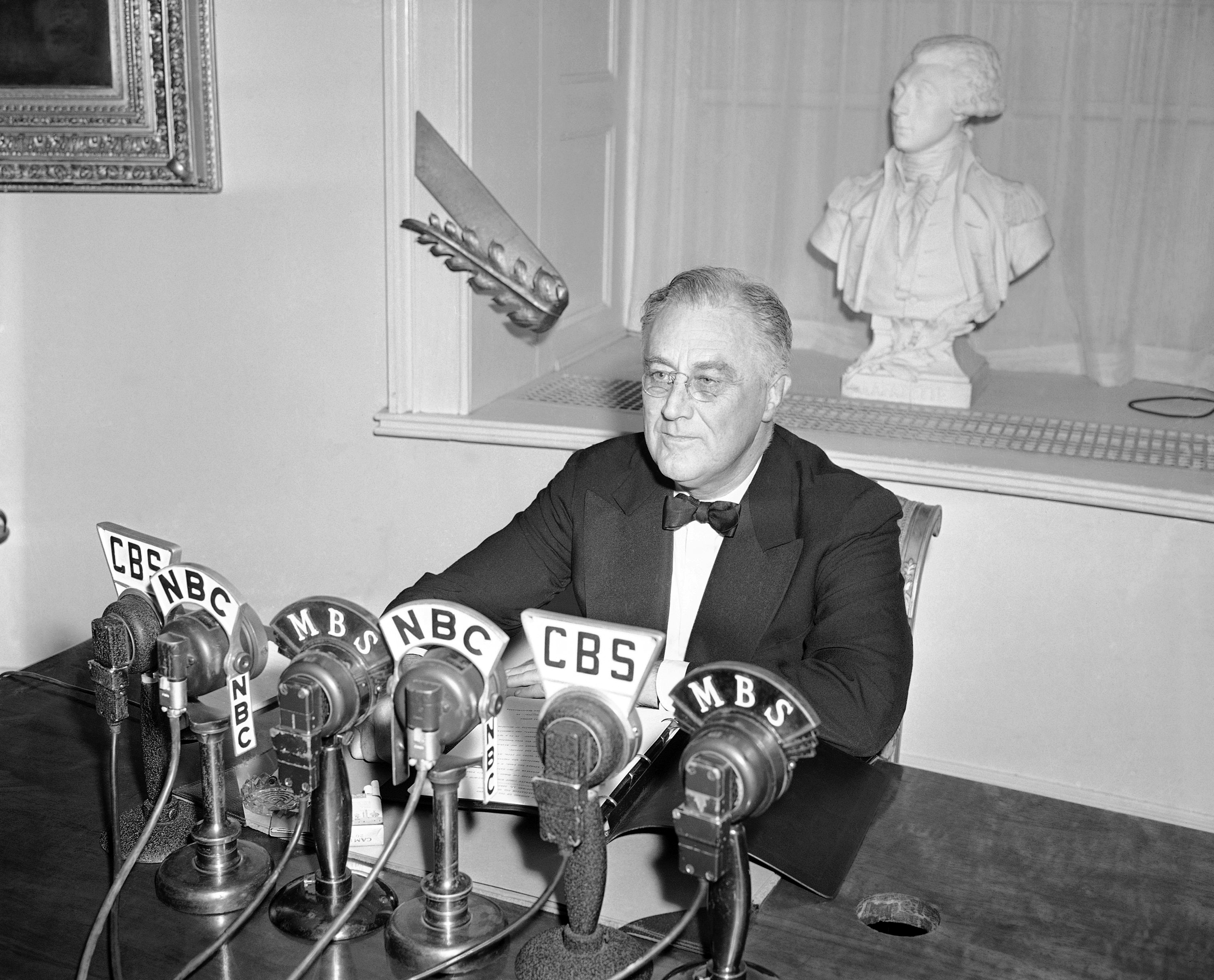 Presidential historian William Leuchtenburg dies at 102