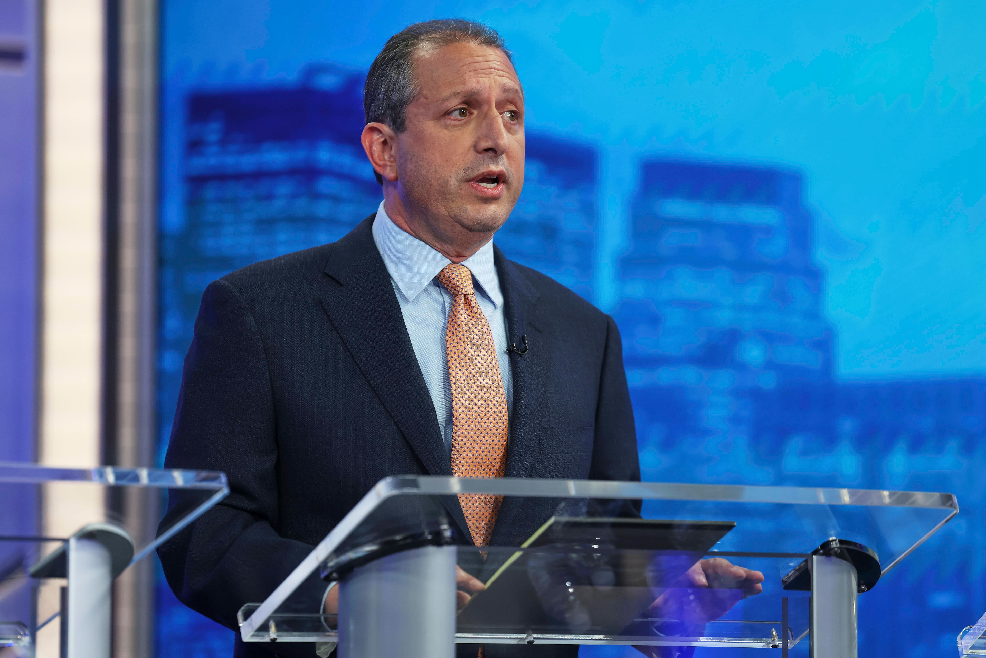 Mayoral candidate Brad Lander burns through cash, putting him at home-stretch disadvantage