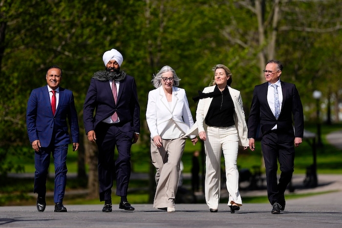 Trade war, meet B7