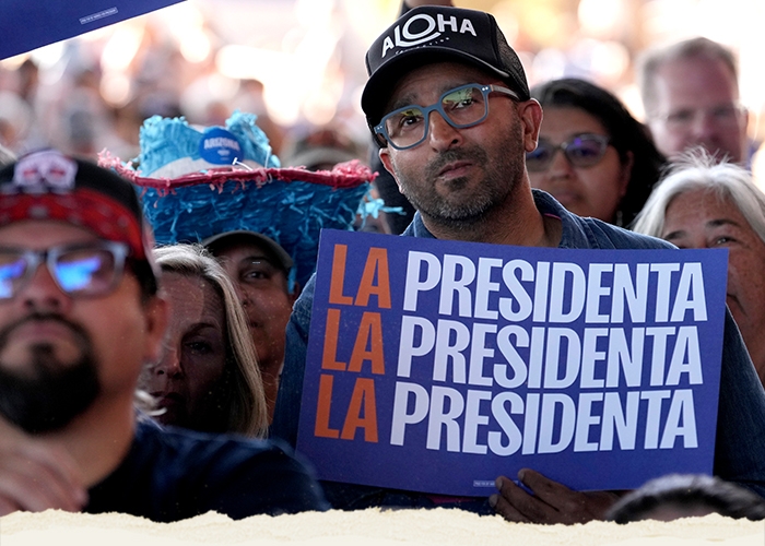 Group urges tactical change to win back Latinos