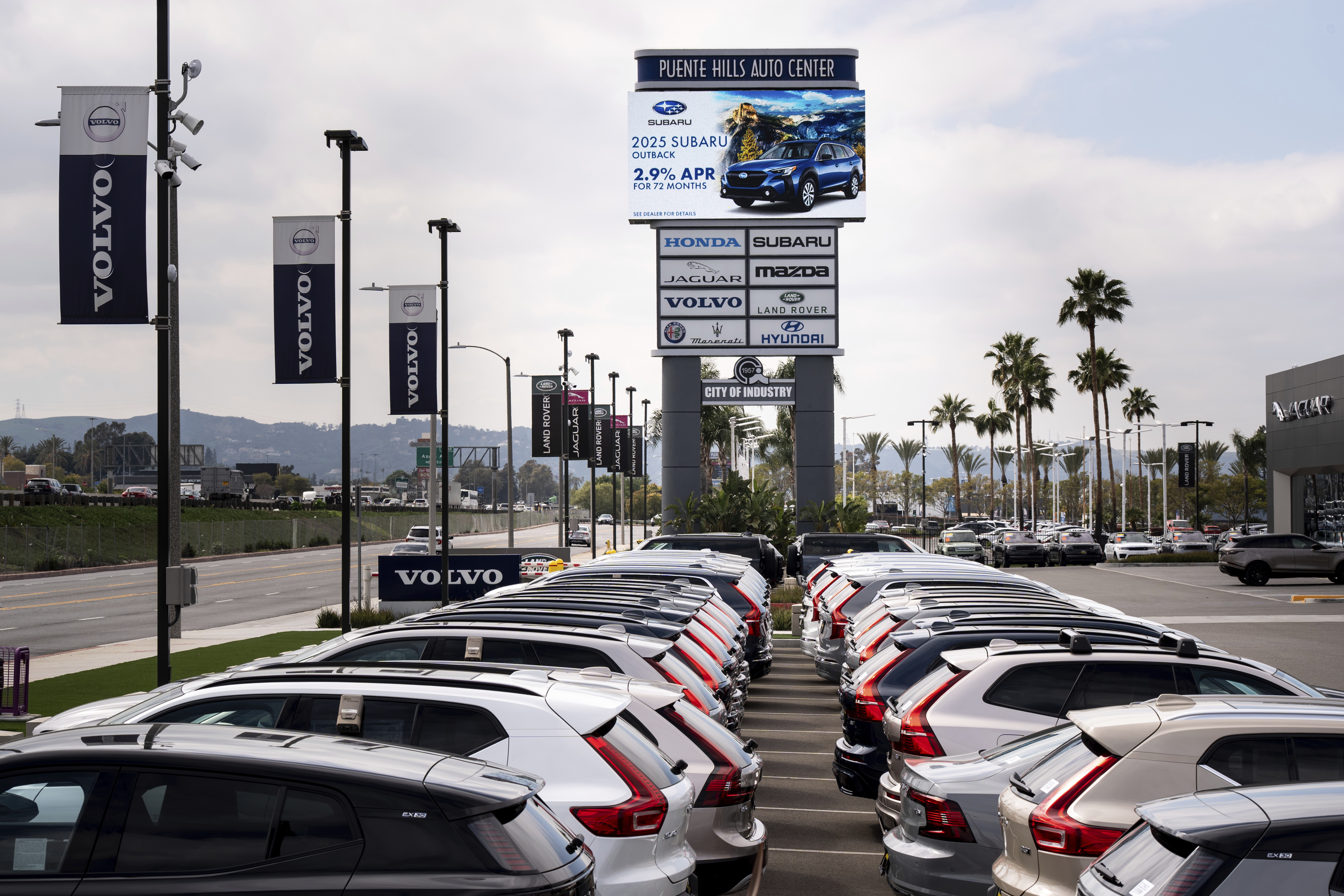 Dems walk fine line on auto tariffs