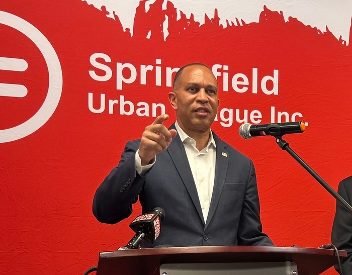 Hakeem Jeffries and the standoff in Illinois