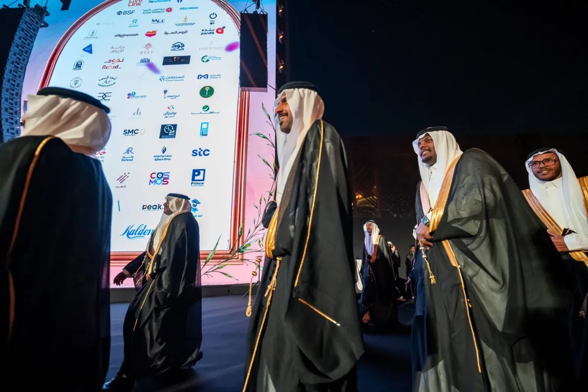 «موسم الرياض» يزفّ 300 شاب سعودي في «ليلة العمر»