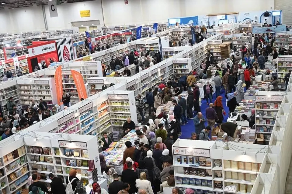 «القاهرة للكتاب»... الفلسفة والتاريخ ينافسان الرواية رغم ارتفاع الأسعار