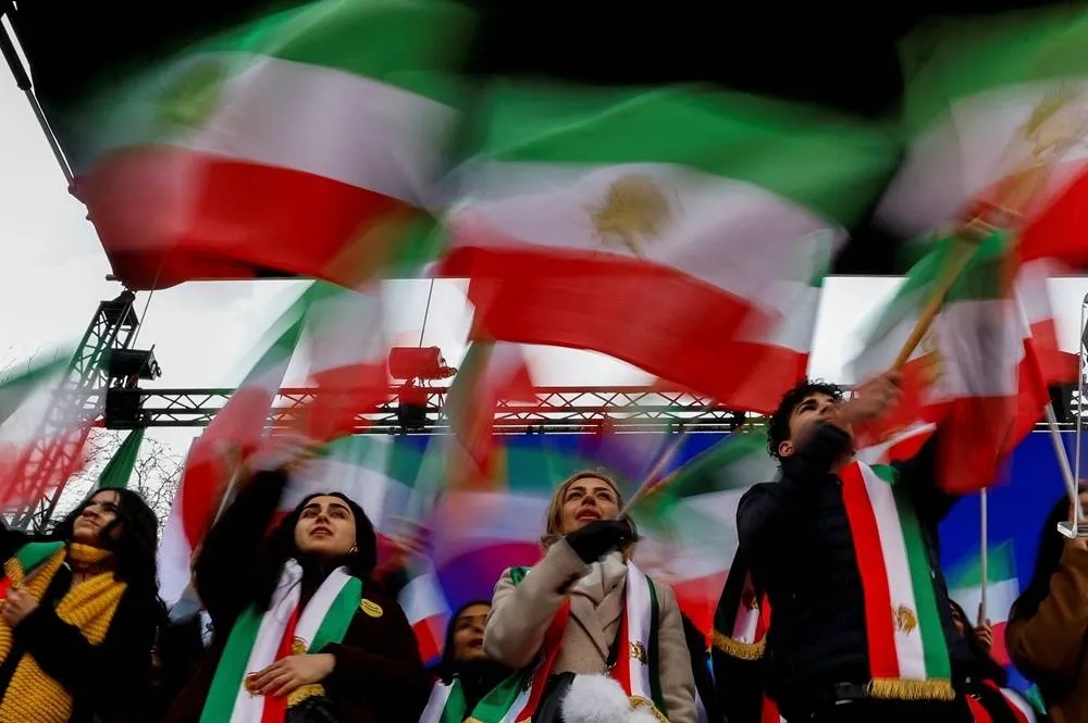 Emboldened by Trump, Iranian Dissidents Demand Overthrow of Rulers