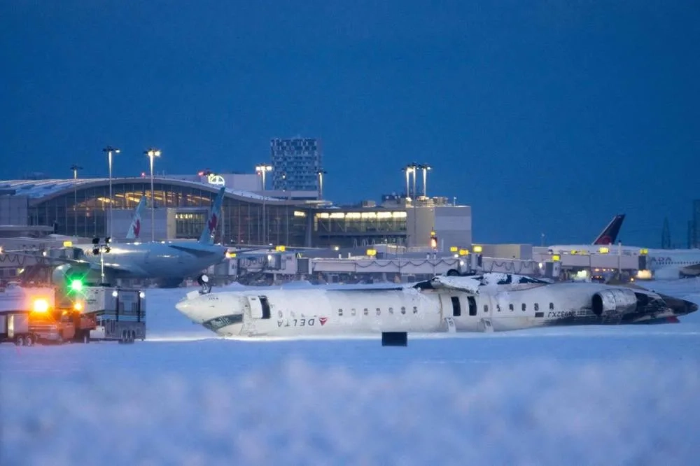 How Did a Jet Flip Upside Down on a Toronto Runway and Everyone Survive?