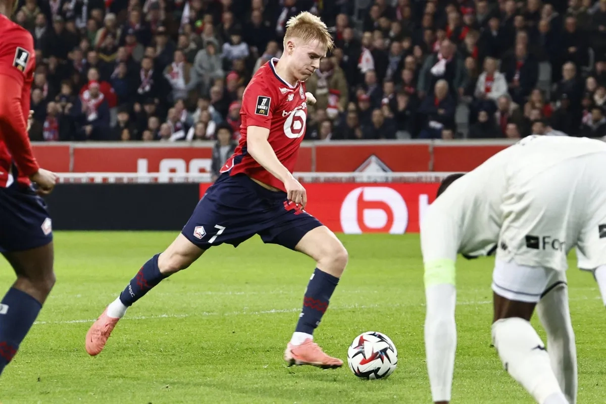 Haraldsson Scores Twice as Lille Moves to 3d Place in French League
