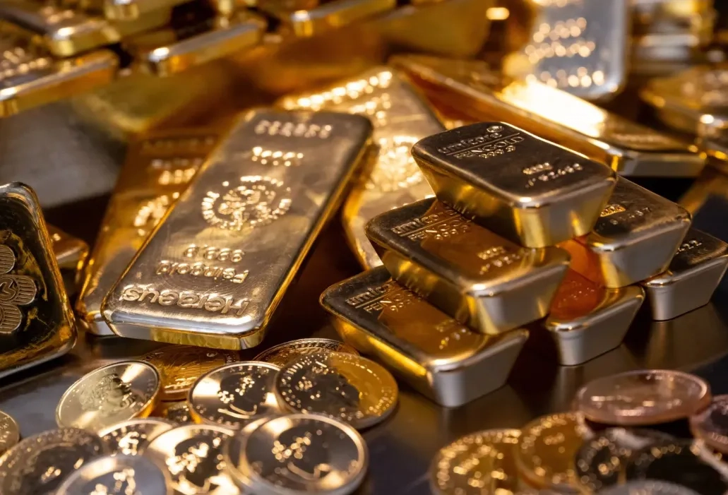 Gold Holds Steady with All Eyes on Trump's Tariff Plans