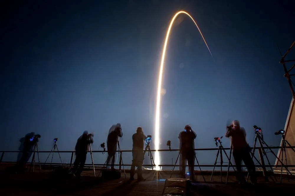 NASA Launches Satellite on Mission to Detect Water on the Moon
