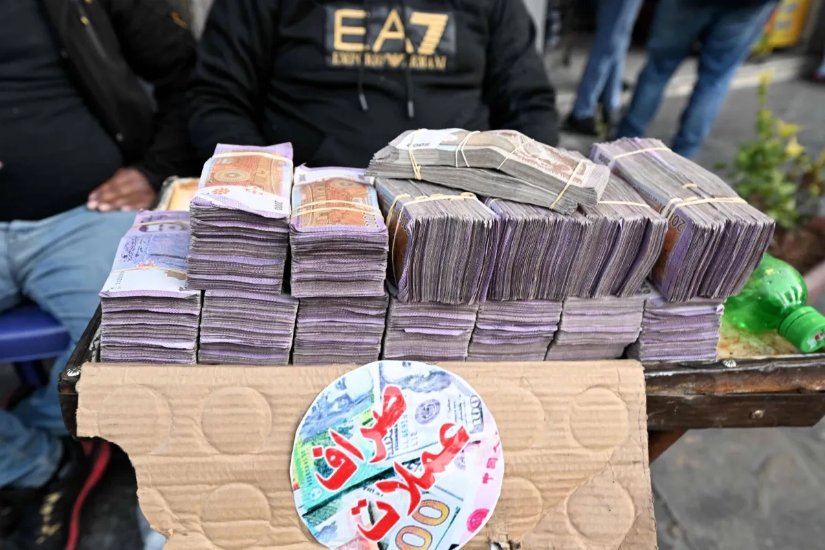 مصرف سوريا المركزي يخفِّض سعر الليرة ويوحِّد كل نشرات الصرف