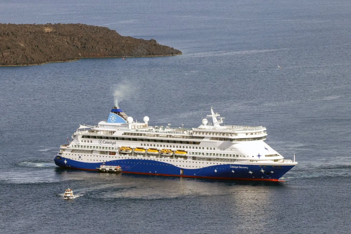 Greece's Santorini Welcomes First Cruise Ship after Quakes