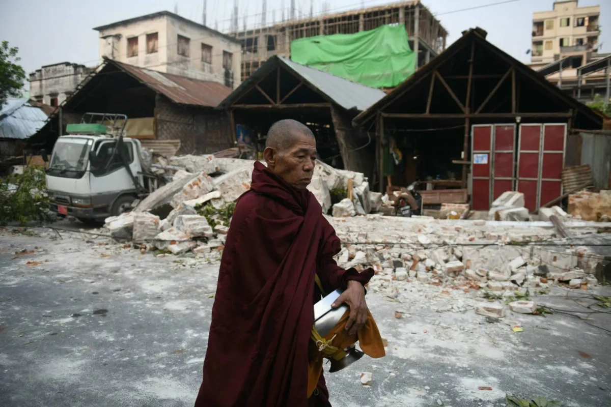 Aid Rushes Into Myanmar after Quake Kills Over 1,600
