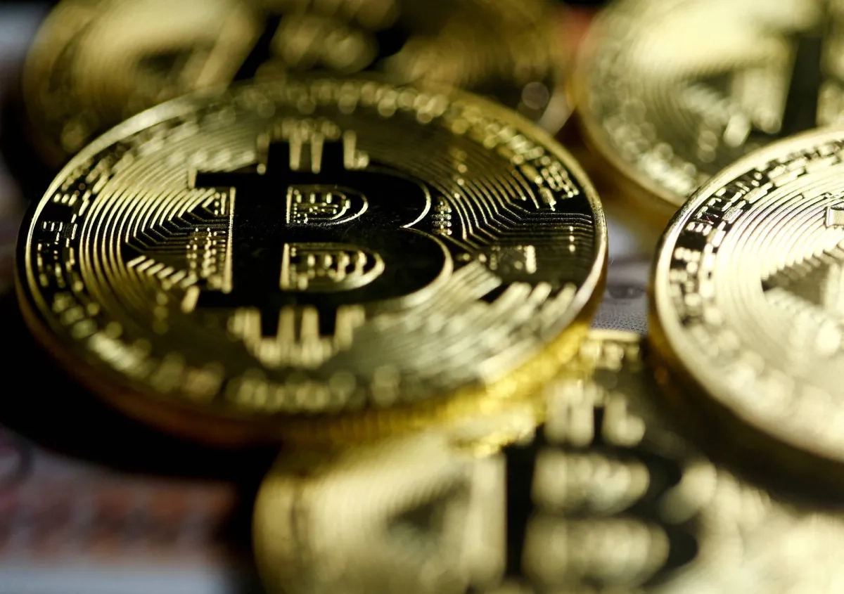 قراصنة كوريون شماليون يستولون على 1.5 مليار دولار من منصة عملات رقمية