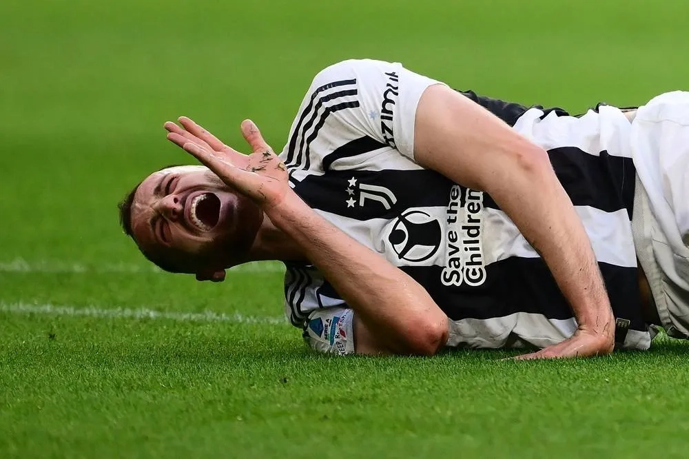 Juve's Gatti Suffers Calf Bone Fracture During Genoa Win