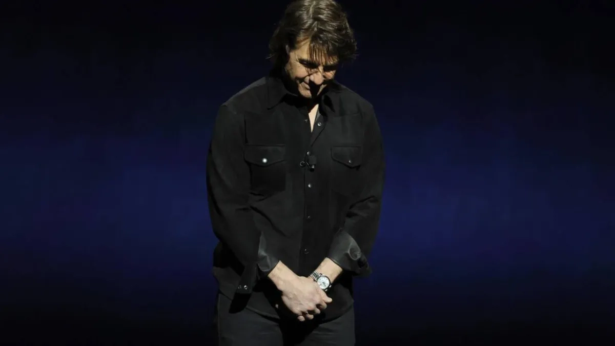 Tom Cruise Pays Tribute to Val Kilmer