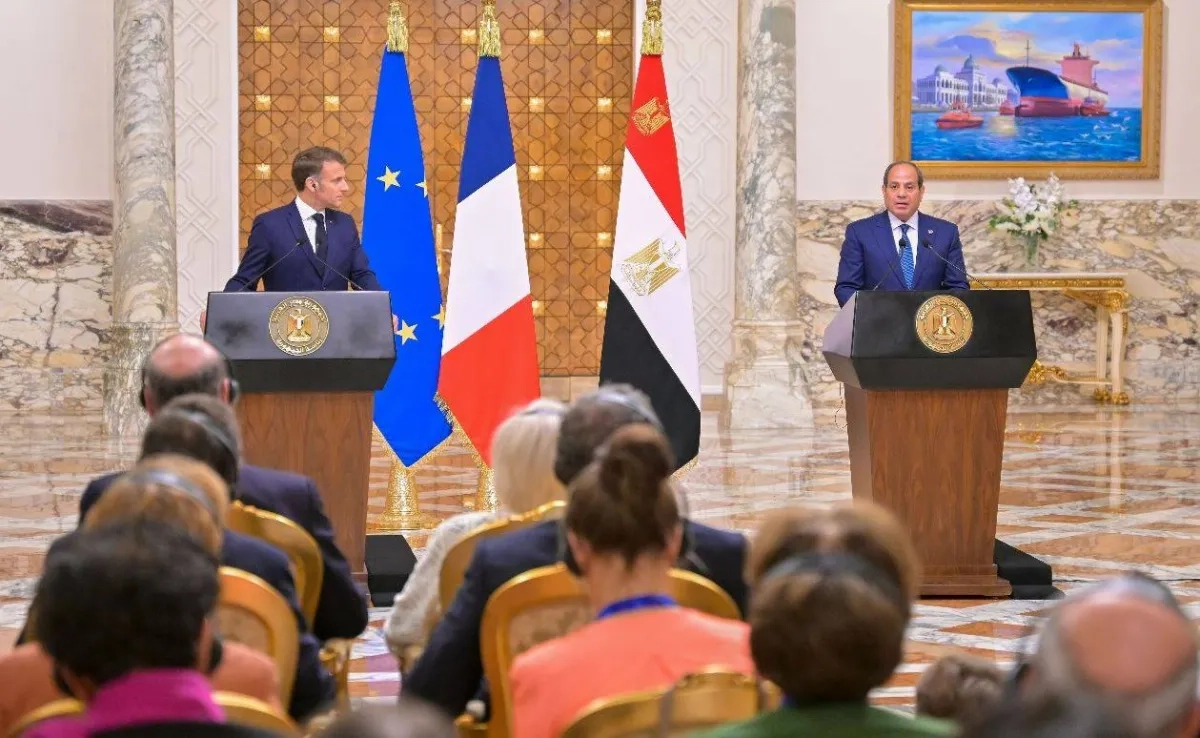 مصر وفرنسا ترفعان العلاقات إلى «شراكة استراتيجية»