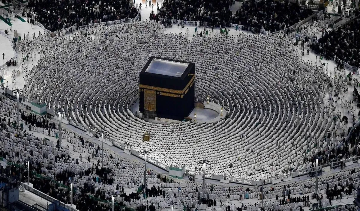 6 باقات للقادمين من 126 دولة عبر منصة «نسك حج»