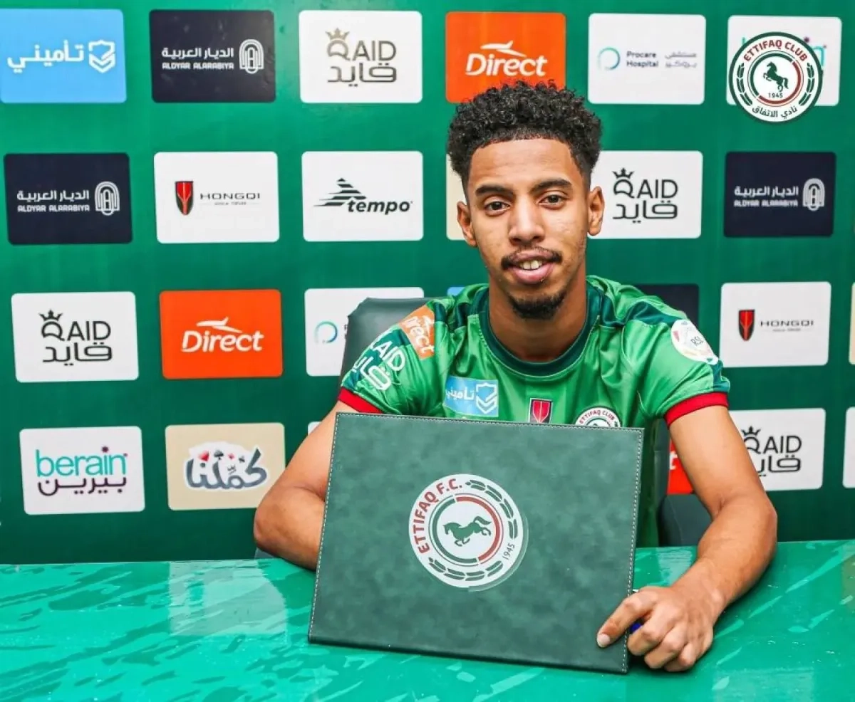 الاتفاق يطلب «50 مليوناً» من الأهلي مقابل محمد يوسف