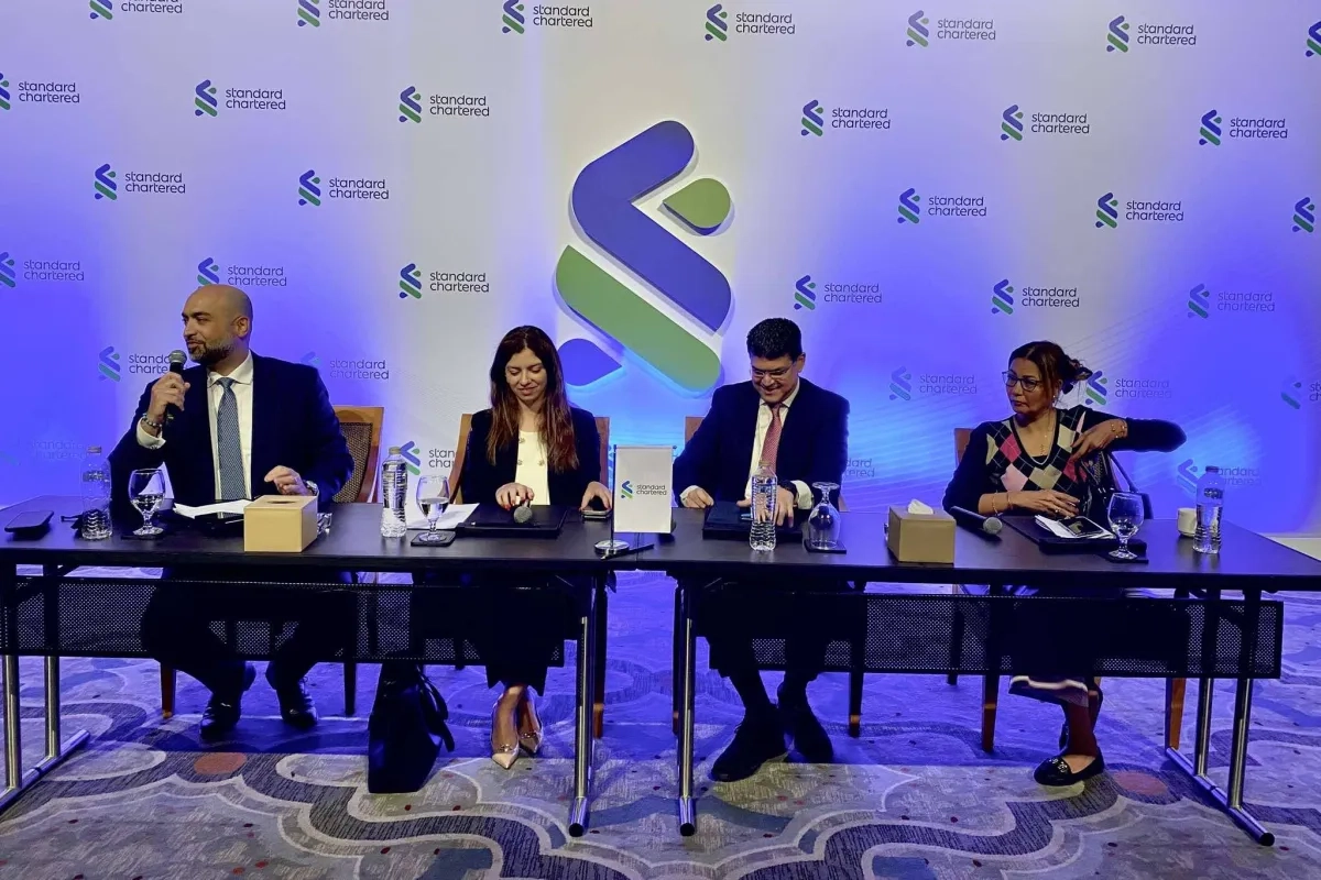«ستاندرد تشارترد» يتوقع تراجع اقتصاد أميركا 0.5 % مع ارتفاع التضخم بسبب الرسوم