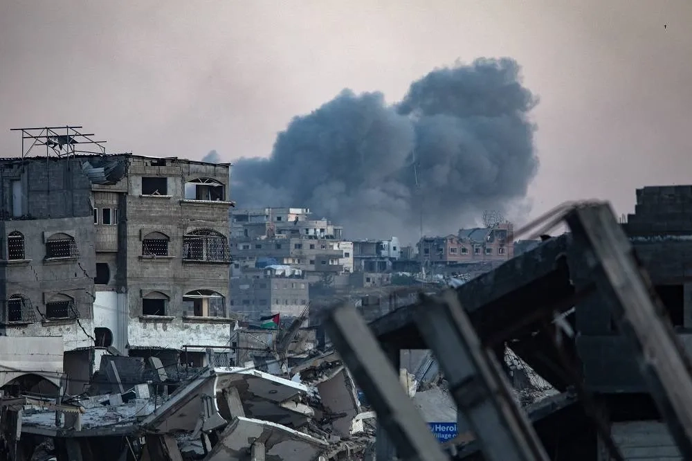 Israeli Airstrike Hits Hospital Entrance in Gaza, Wounding 10 Medics and Patients