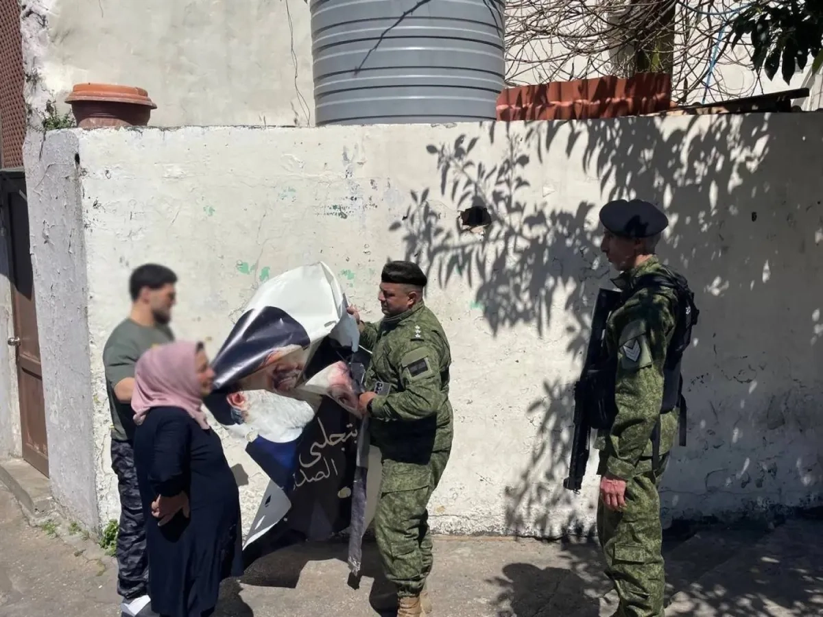 Lebanon Begins Clearing Beirut, Airport Road of Political Banners