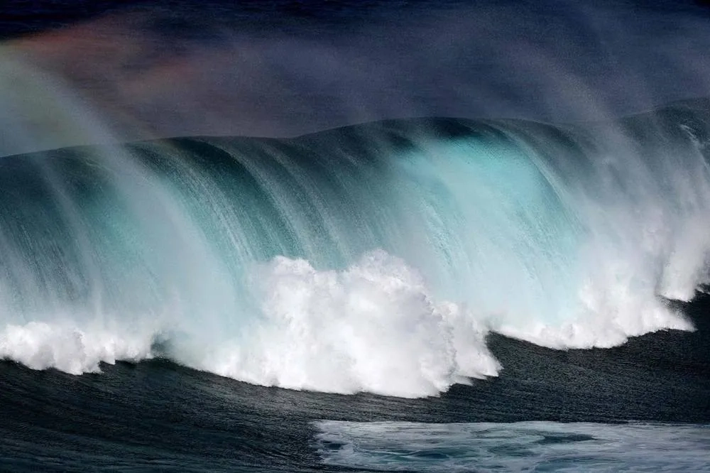 Six Drowning Deaths as Huge Waves Hit Australian Coast