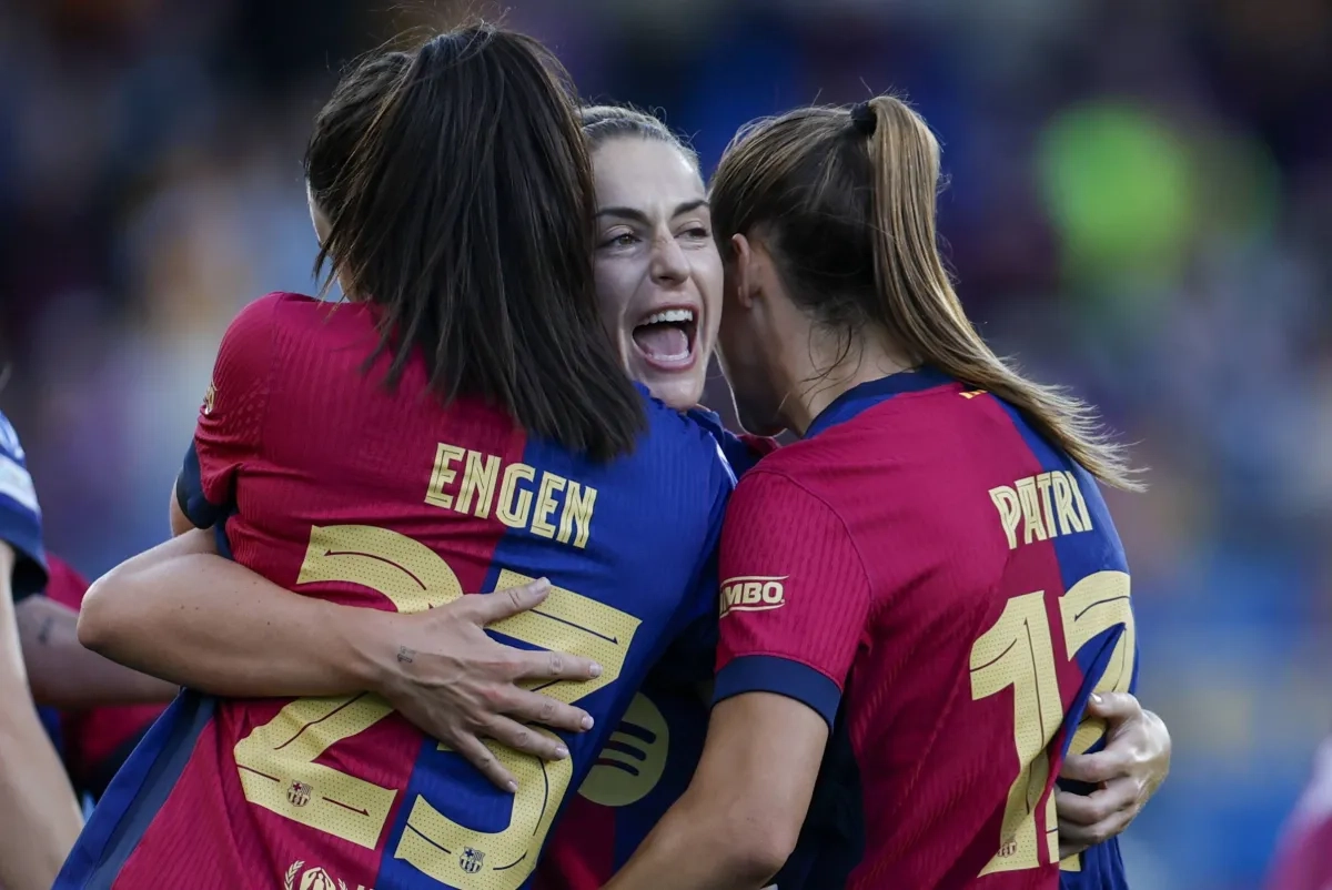 «أبطال أوروبا للسيدات»: برشلونة يضع قدماً في النهائي برباعية في تشيلسي