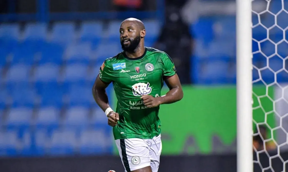 موسى ديمبلي يشتري نادياً مغموراً في الدوري الليتواني