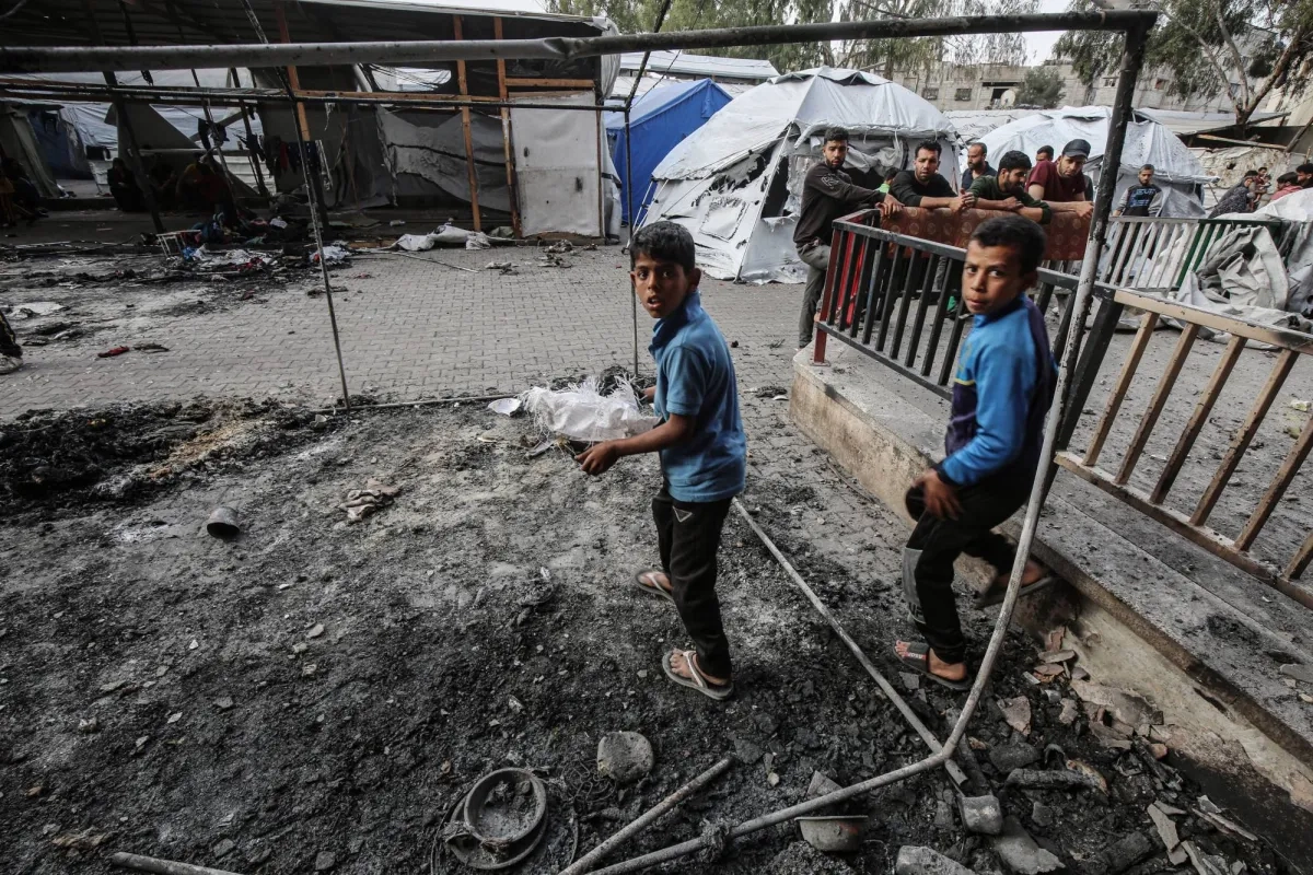 Israeli Strikes Kill 10 at Gaza Shelter, Israel Says Targeted Gunmen