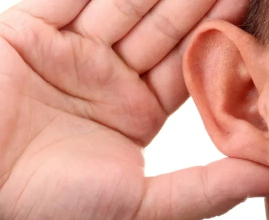 8 علامات تدل على فقدان السمع... لا تتجاهلها