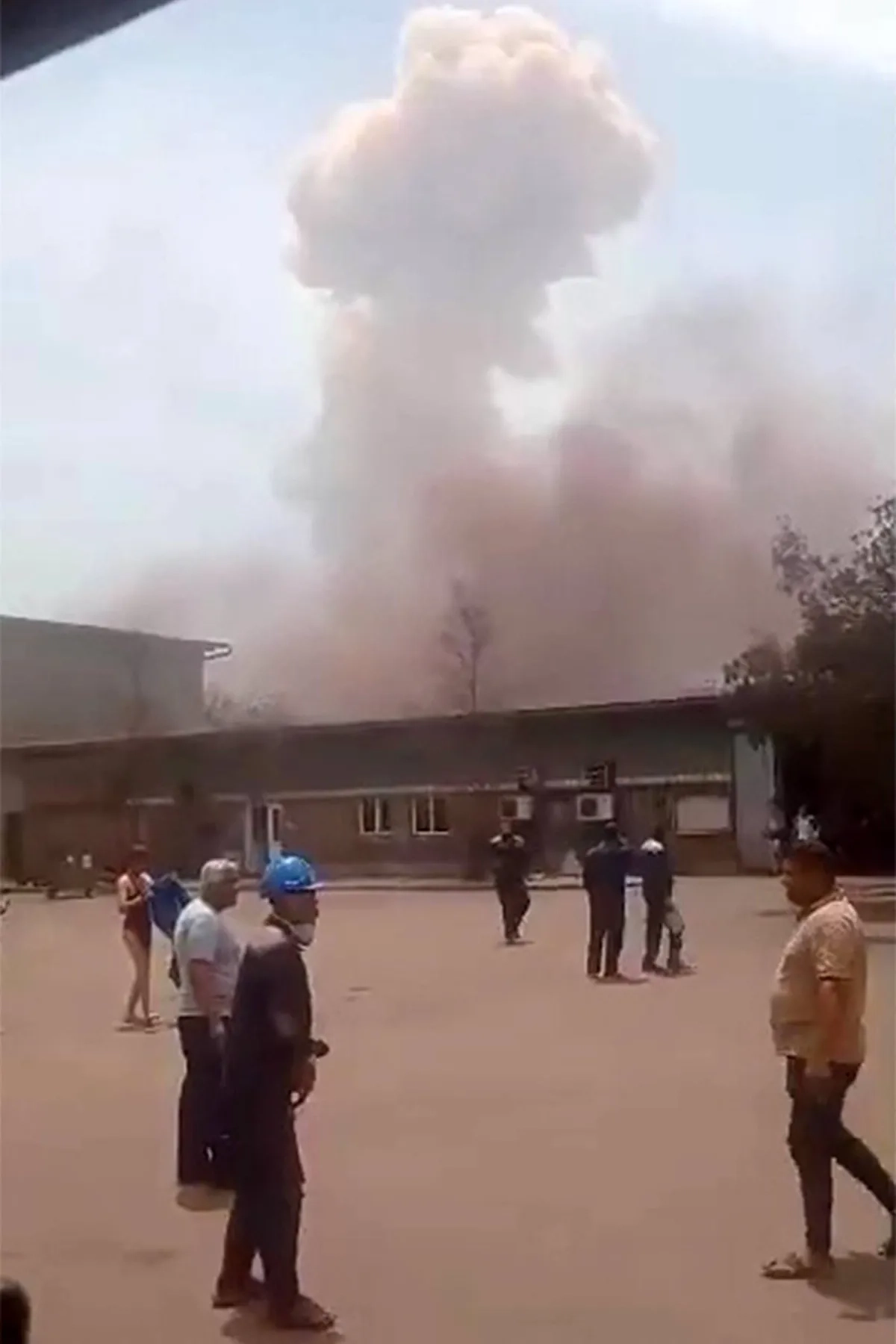 A Massive Explosion and Fire Strikes Iranian Port and Injures Hundreds