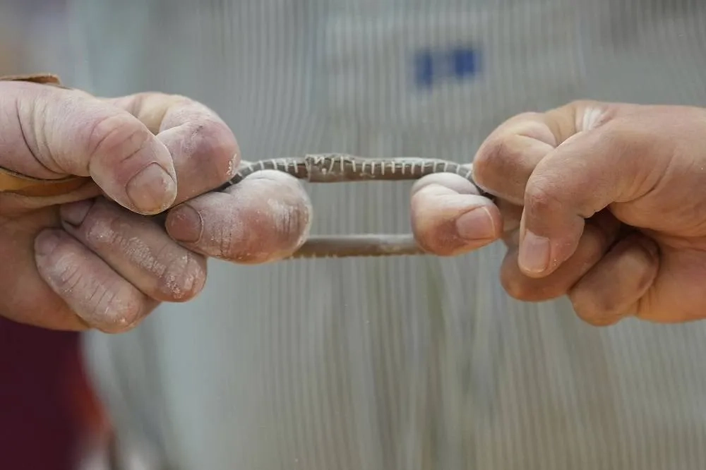 Bloody Fingers Are Just Part of the Game in This Traditional German Sport