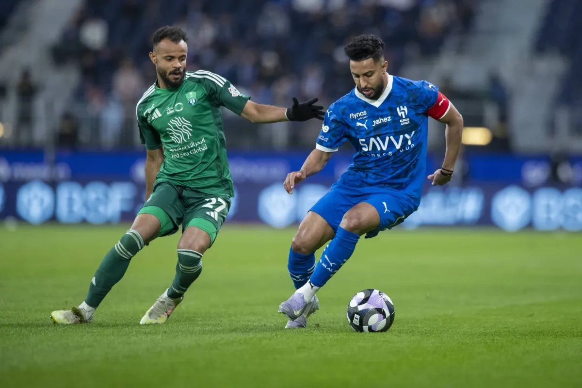 151 مواجهة جمعت الهلال والأهلي… وكفة الانتصارات «زرقاء»