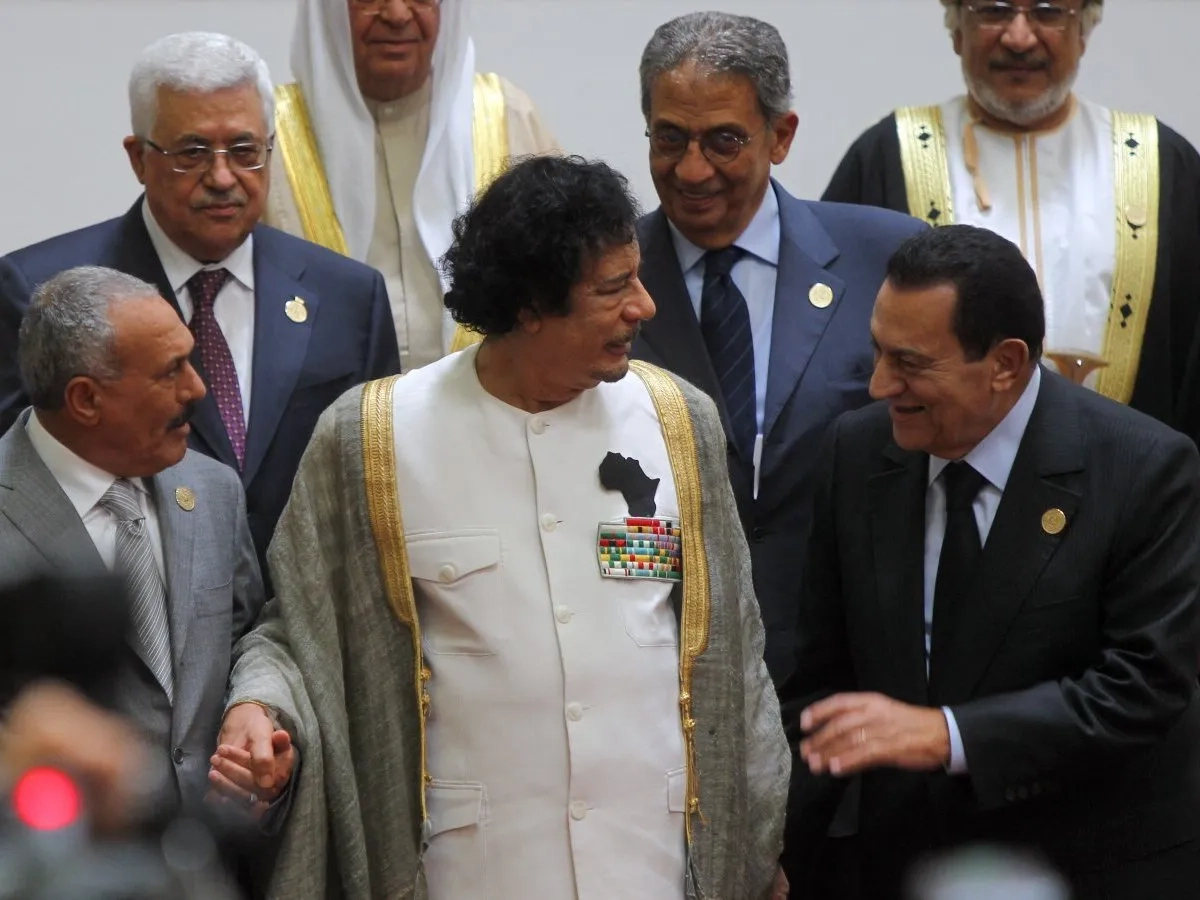 عمرو موسى: عاملني القذافي في البداية بوصفي جاسوساً أميركياً ثم تغيرت الأمور