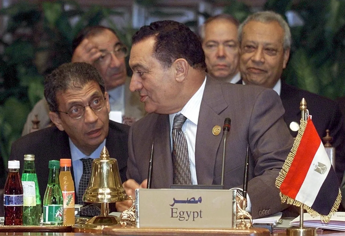 عمرو موسى: مبارك كان وطنياً جداً وليس بالسوء الذي صُوّر به