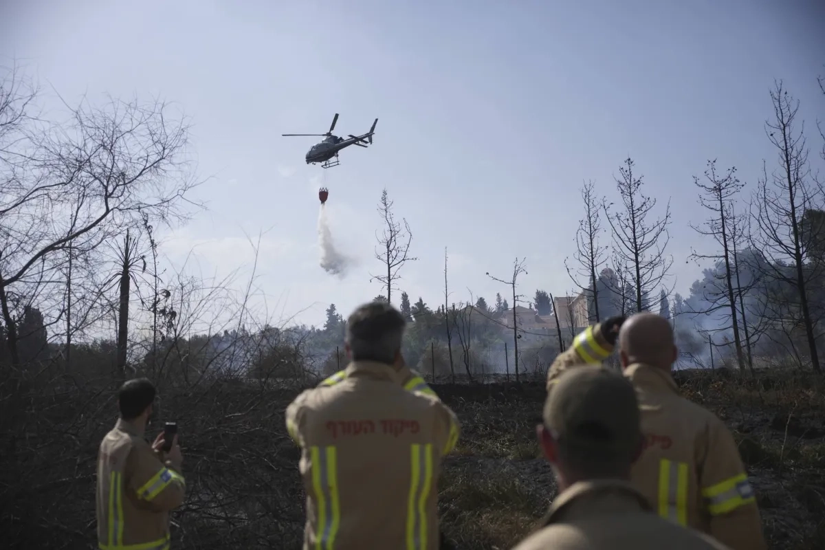Several Countries Send Firefighting Planes to Israel to Help Tackle Major Wildfire
