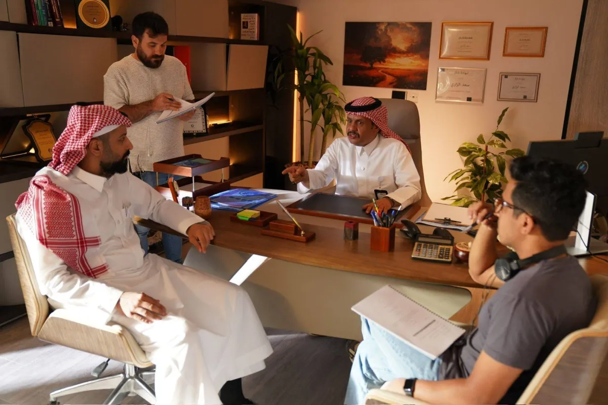 المسلسل السعودي «هزاع»... حين يتحوّل حارس أمن إلى طبيب نفسي
