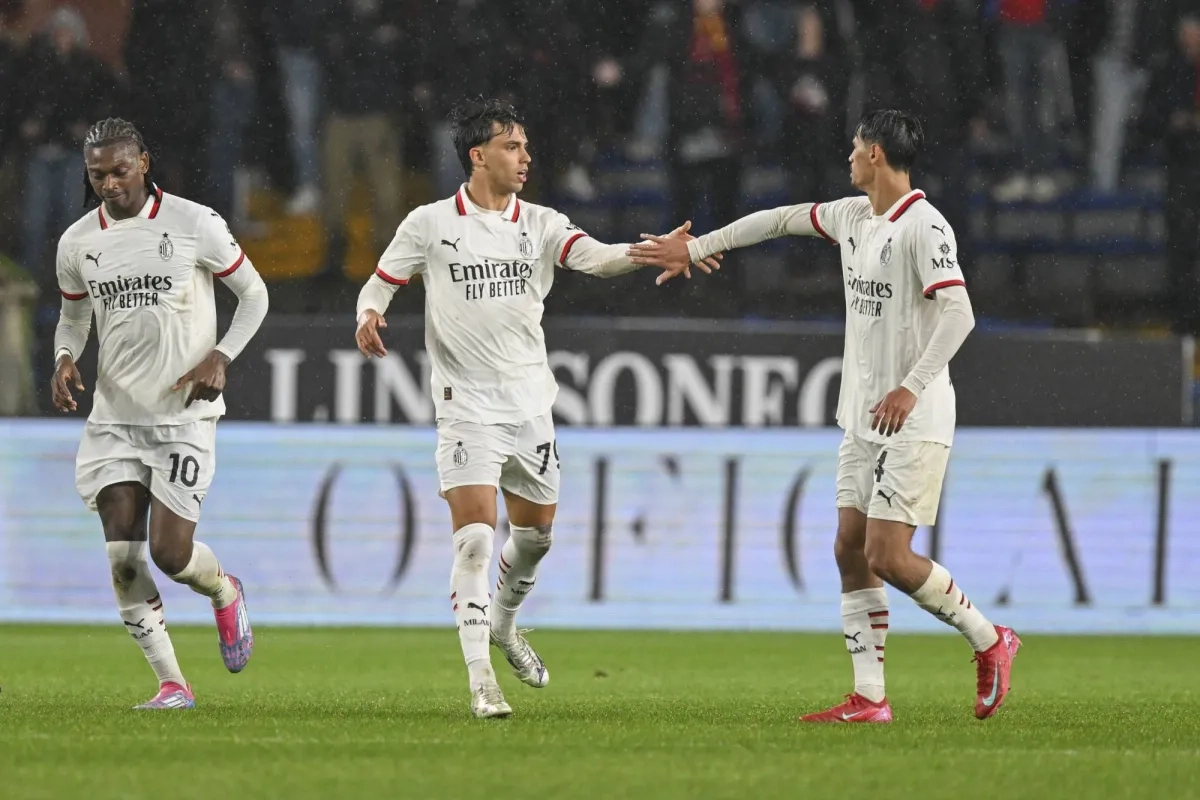 الدوري الإيطالي: ميلان يقلب تأخره أمام جنوى في دقيقتين
