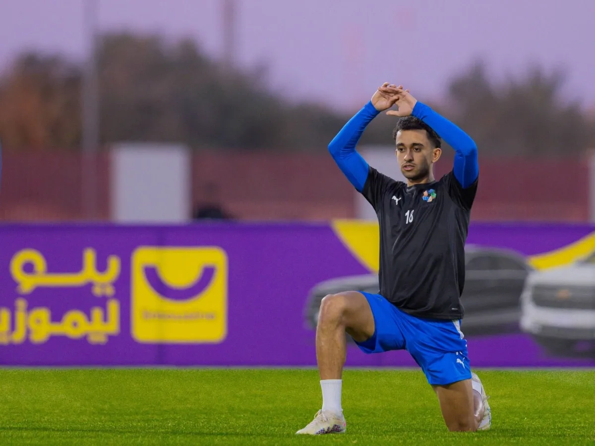 نيوم يطلب تمديد عقد أحمد الغامدي عاماً إضافياً