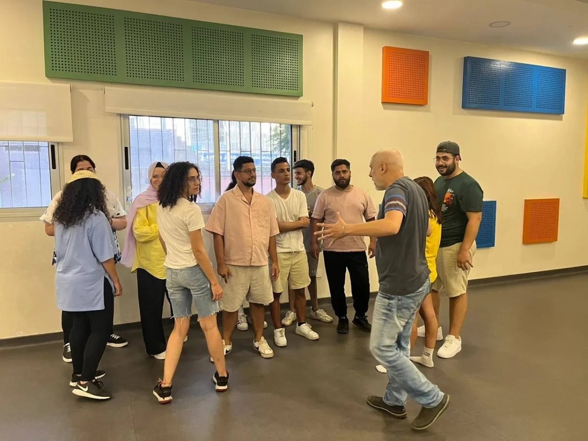 «شو بتفرق» تسرد قصص الشباب اللبناني بين الحرب والتهجير