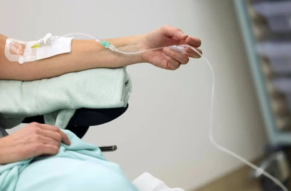 خاصة فوق سن الثلاثين...7 علامات تحذيرية لسرطان المبيض يجب عدم تجاهلها