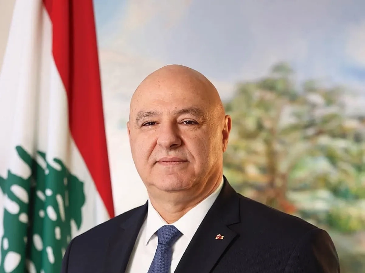 الرئيس اللبناني قبيل وصوله إلى الكويت: لا تراجع عن قرار حصر السلاح بيد الدولة
