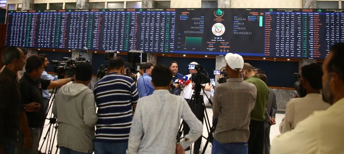 أسهم باكستان ترتفع 10 % بعد اتفاق وقف إطلاق النار