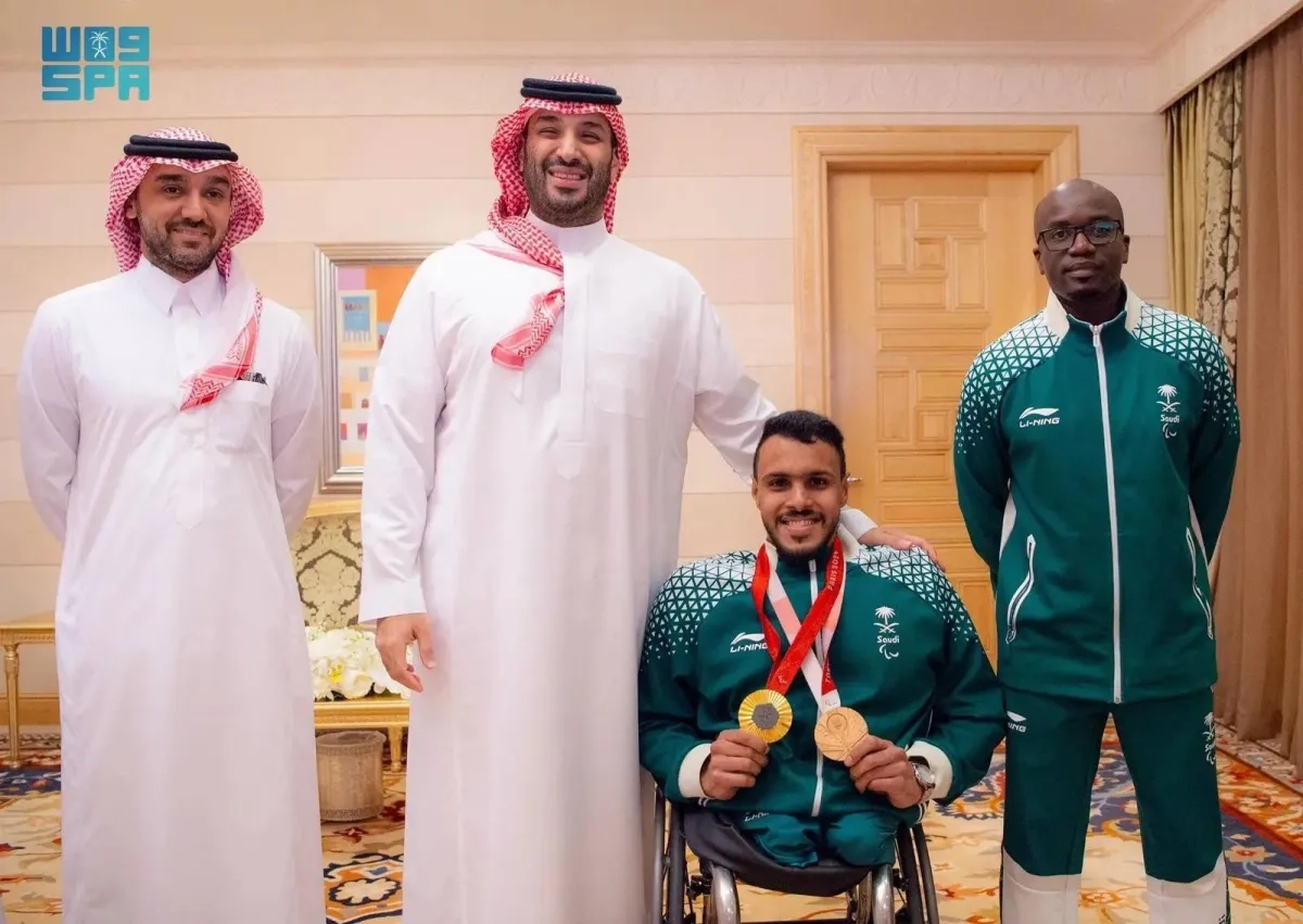 Saudi Crown Prince Receives Paralympic Athlete Al-Qurashi after Winning Gold Medal at Paris Games
