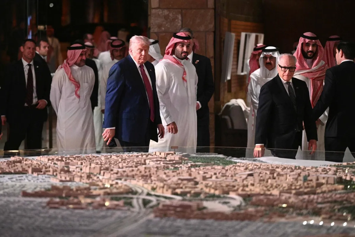 من أمام «قصر سلوى»… محمد بن سلمان يطلع ترمب على مستقبل الدرعية